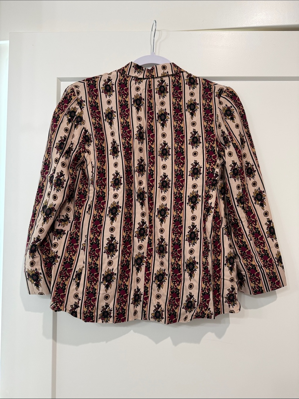 Novella Royale Beige Blazer with Burgundy and Black Floral Stripe - Picture 3 of 4